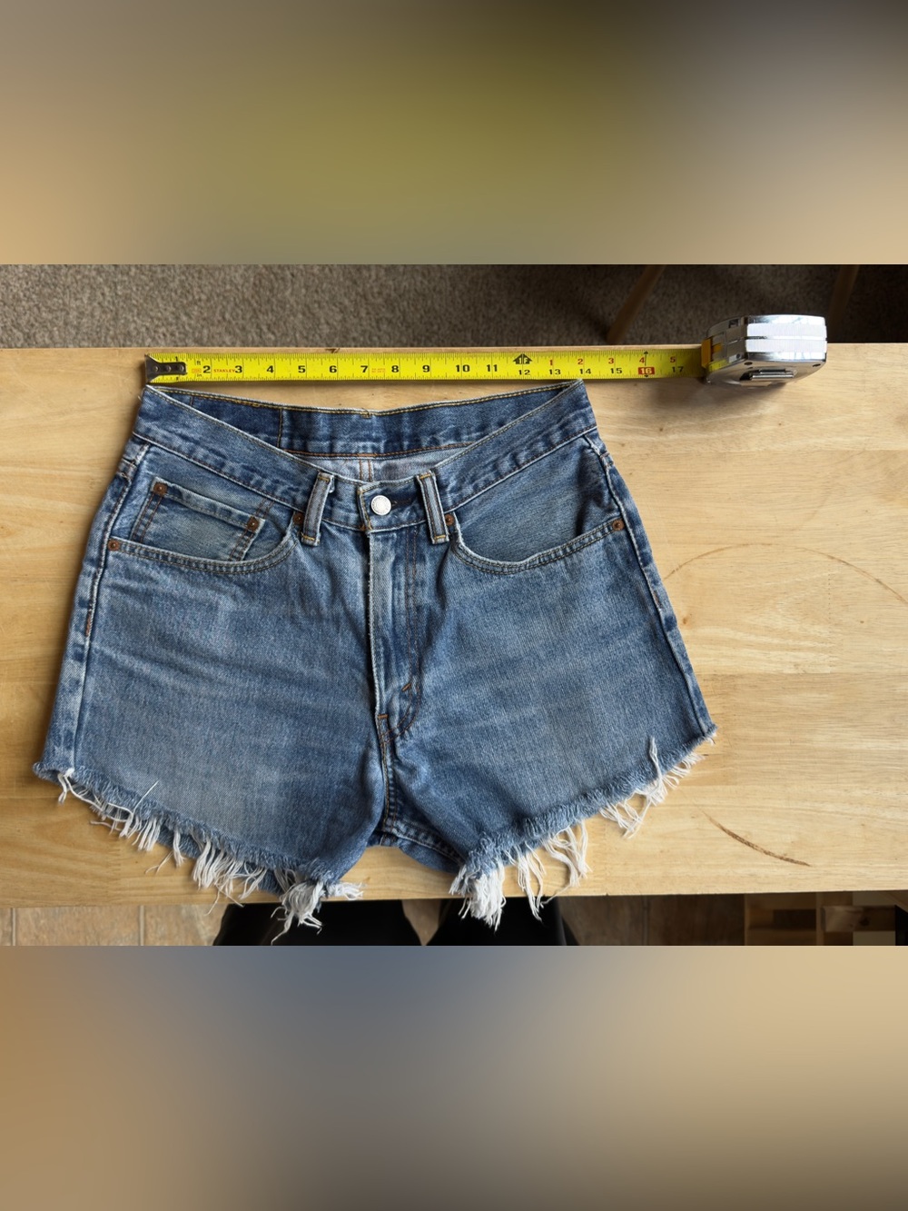 Vintage Levi’s 550 cutoff festival shorts 28 inch